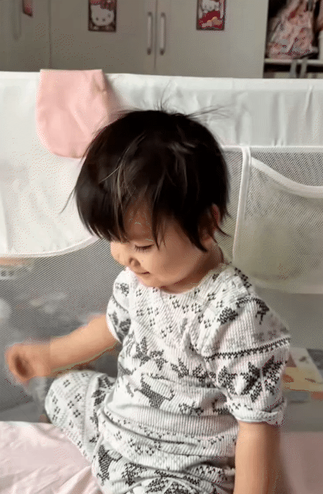 B&eacute; Cốm - con g&aacute;i TikToker Long Chun g&acirc;y sốt v&igrave; vẻ ngo&agrave;i xinh xắn, nết ăn cưng đến mức mẹ n&agrave;o cũng muốn xin v&iacute;a!- Ảnh 11.