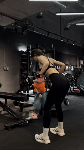 H&agrave; M&ocirc;i g&acirc;y tranh c&atilde;i Trong ph&ograve;ng gym: T&ocirc;n vinh vẻ đẹp hay l&agrave;m m&agrave;u? - Ảnh 10.