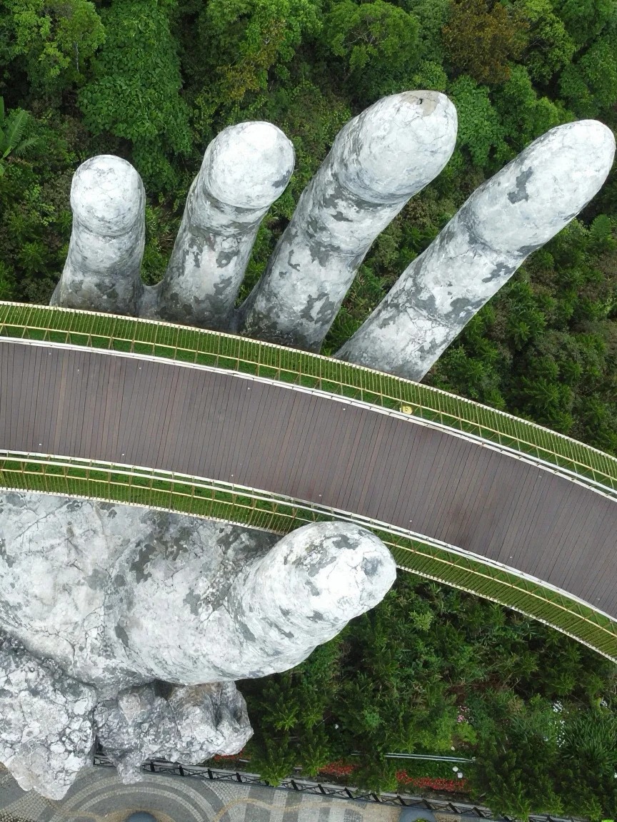 Kh&aacute;ch Trung Quốc kh&aacute;m ph&aacute; Đ&agrave; Nẵng v&agrave; Hội An: Thi&ecirc;n đường du lịch miền Trung 2026 - Ảnh 13.