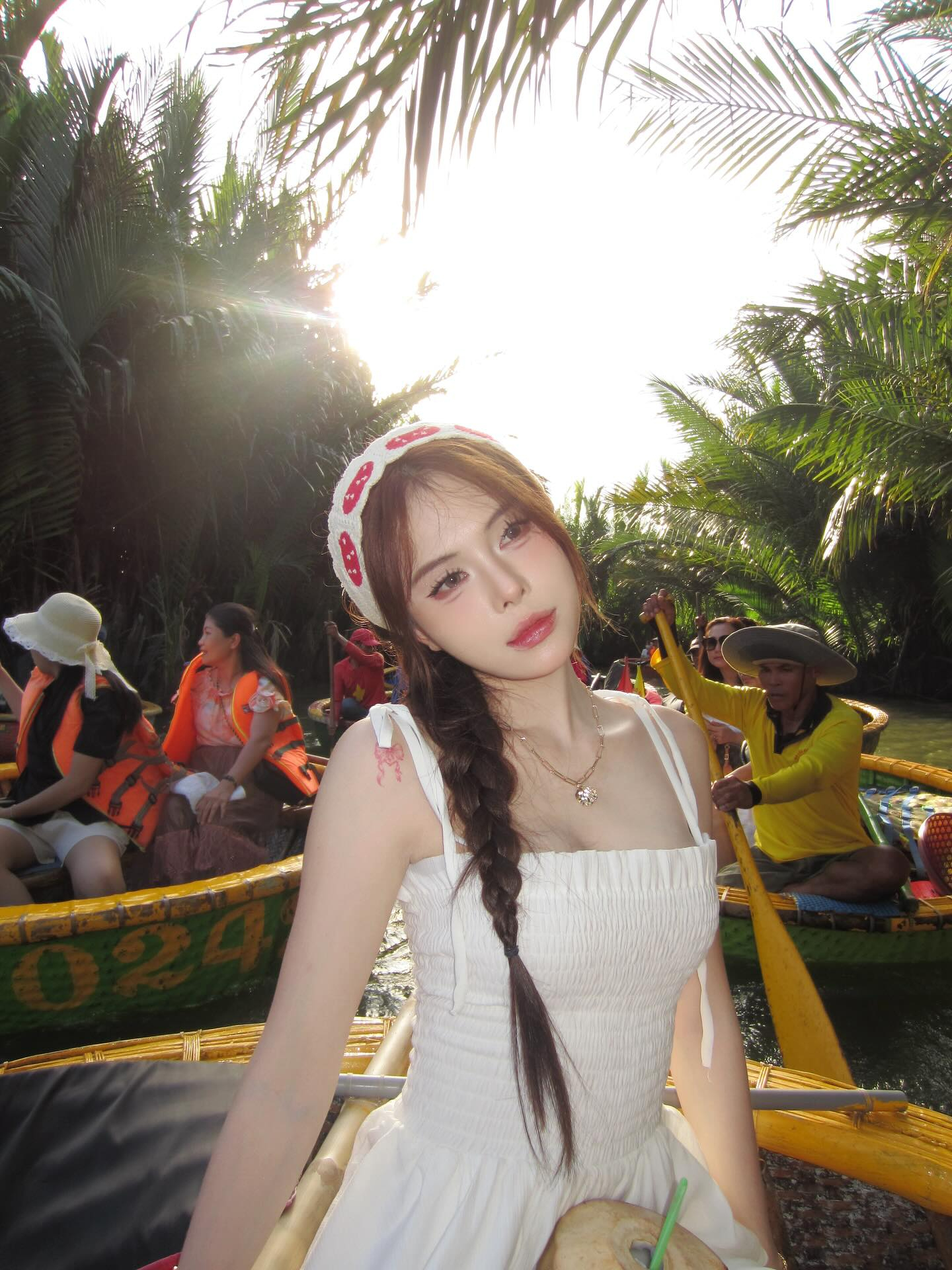 H&agrave; M&ocirc;i v&agrave; mối quan hệ với B&acirc;u: Những điều bạn chưa biết về TikToker nổi bật 2026 - Ảnh 2.