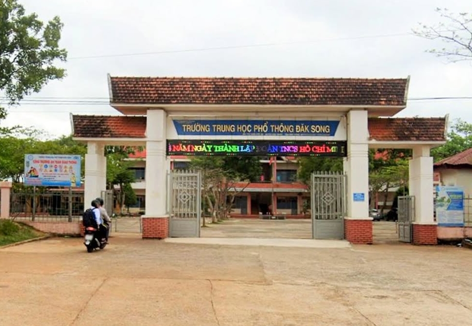 Vụ nữ gi&aacute;o vi&ecirc;n bị ph&aacute;t t&aacute;n ảnh nhạy cảm: Sở GD-ĐT tỉnh L&acirc;m Đồng ra chỉ đạo - Ảnh 1.