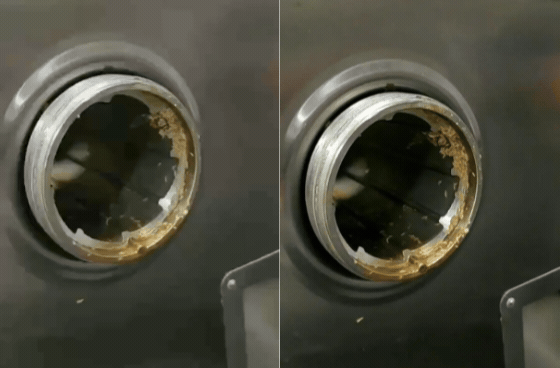 Phụ huynh b&agrave;ng ho&agrave;ng ph&aacute;t hiện gi&ograve;i trong bếp ăn trường học ở Trung Quốc - Ảnh 1.