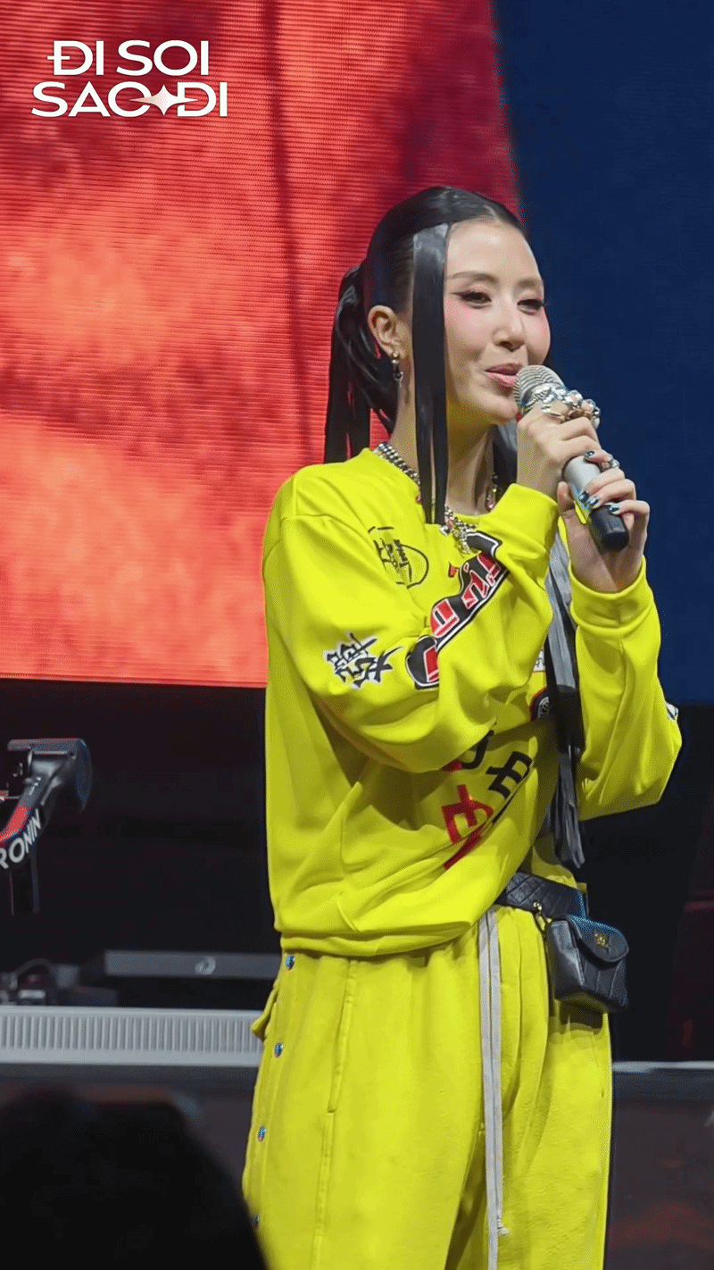 Quỳnh Anh Shyn v&agrave; những ph&aacute;t ng&ocirc;n mặn m&agrave; trong hậu trường sự kiện ra mắt ca sĩ 2026 - Ảnh 1.