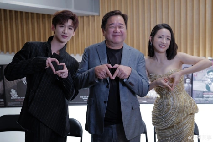 Gương mặt l&atilde;o h&oacute;a qu&aacute; nhanh của 