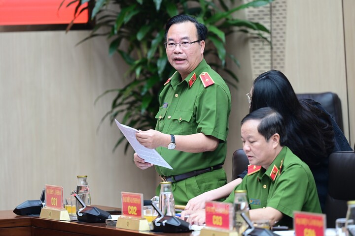 Điều tra h&agrave;nh vi sản xuất h&agrave;ng giả của Ho&agrave;ng Hường - Ảnh 1.