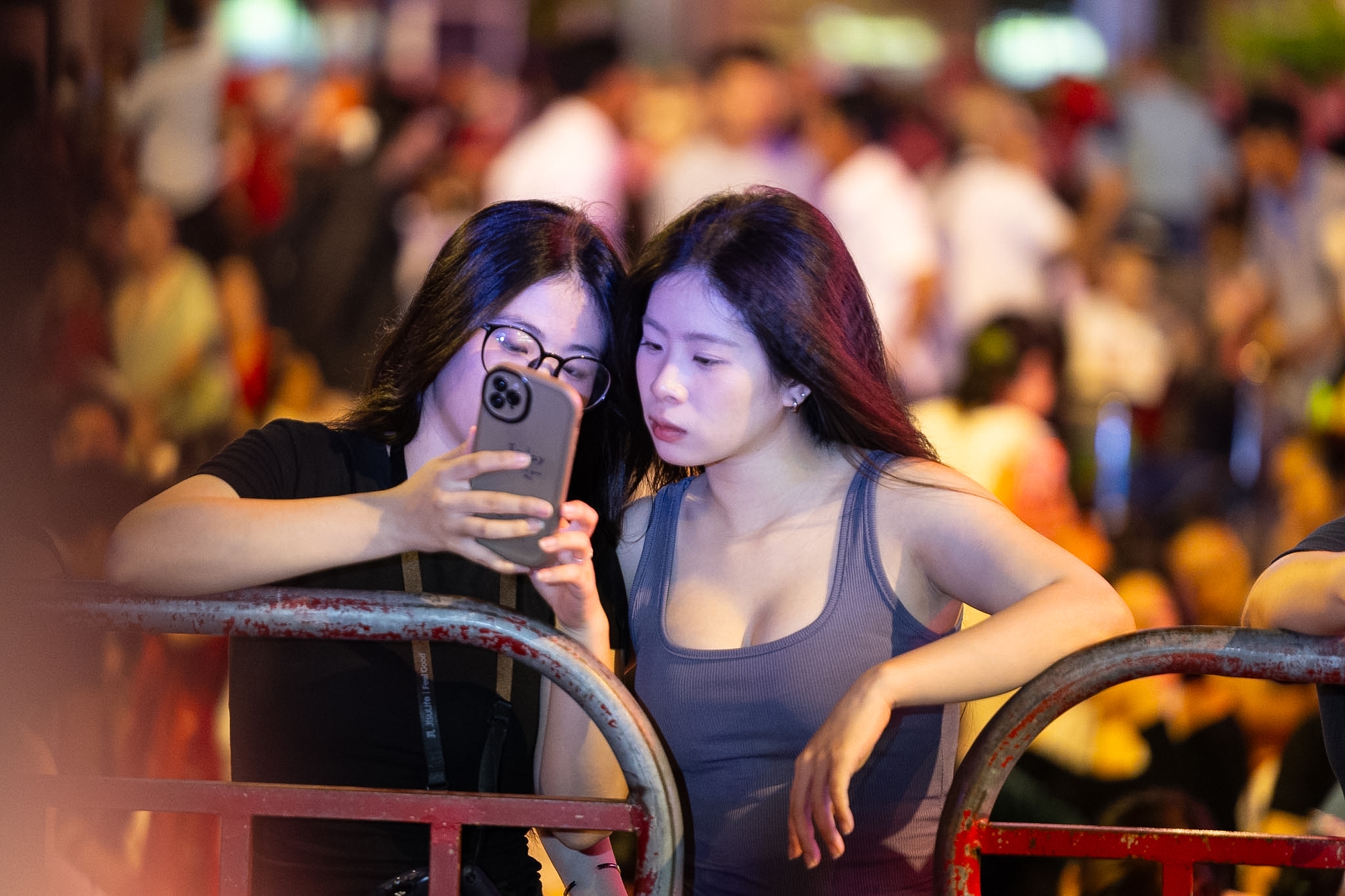 Rực rỡ ph&aacute;o hoa tr&ecirc;n bầu trời TP.HCM đ&ecirc;m 30/4 - Ảnh 8.