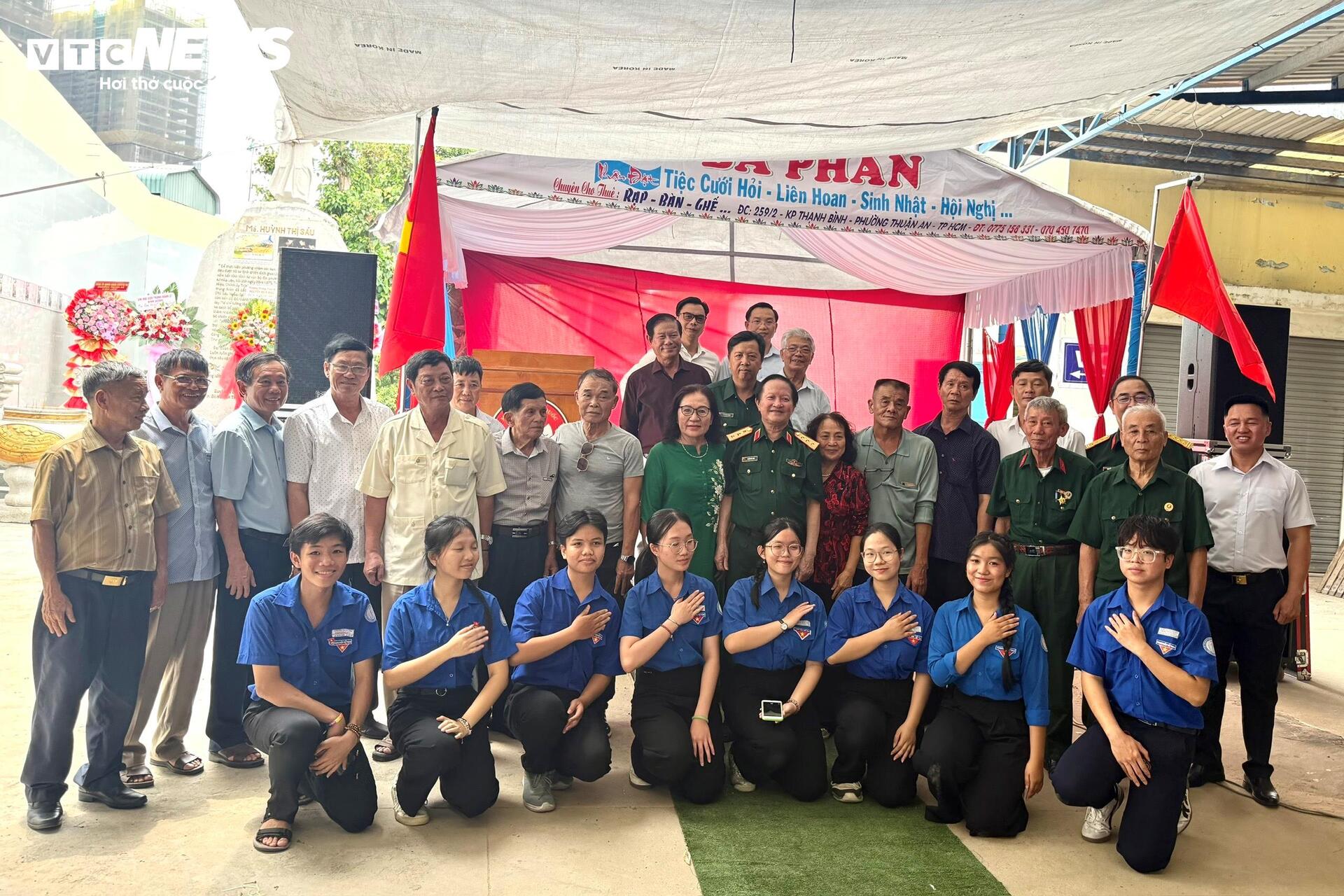 Chuyện &iacute;t biết về b&agrave; m&aacute; S&aacute;u v&agrave; h&agrave;nh tr&igrave;nh dẫn qu&acirc;n v&agrave;o S&agrave;i G&ograve;n năm 1975 - Ảnh 6.