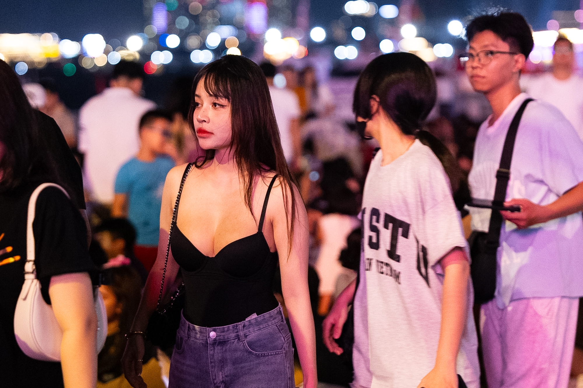 Rực rỡ ph&aacute;o hoa tr&ecirc;n bầu trời TP.HCM đ&ecirc;m 30/4 - Ảnh 2.