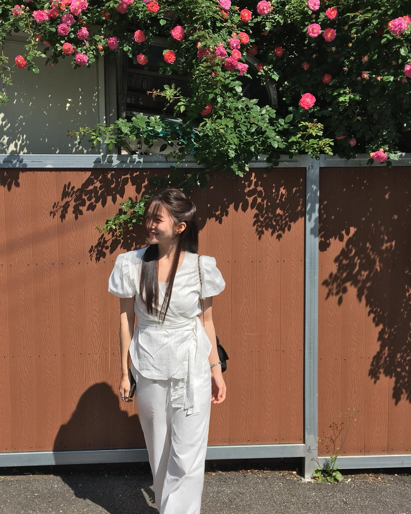 5 Mẫu &aacute;o blouse t&ocirc;n d&aacute;ng tuyệt đẹp cho m&ugrave;a h&egrave; 2026 , gi&uacute;p bạn cao r&aacute;o v&agrave; thon thả - Ảnh 11.