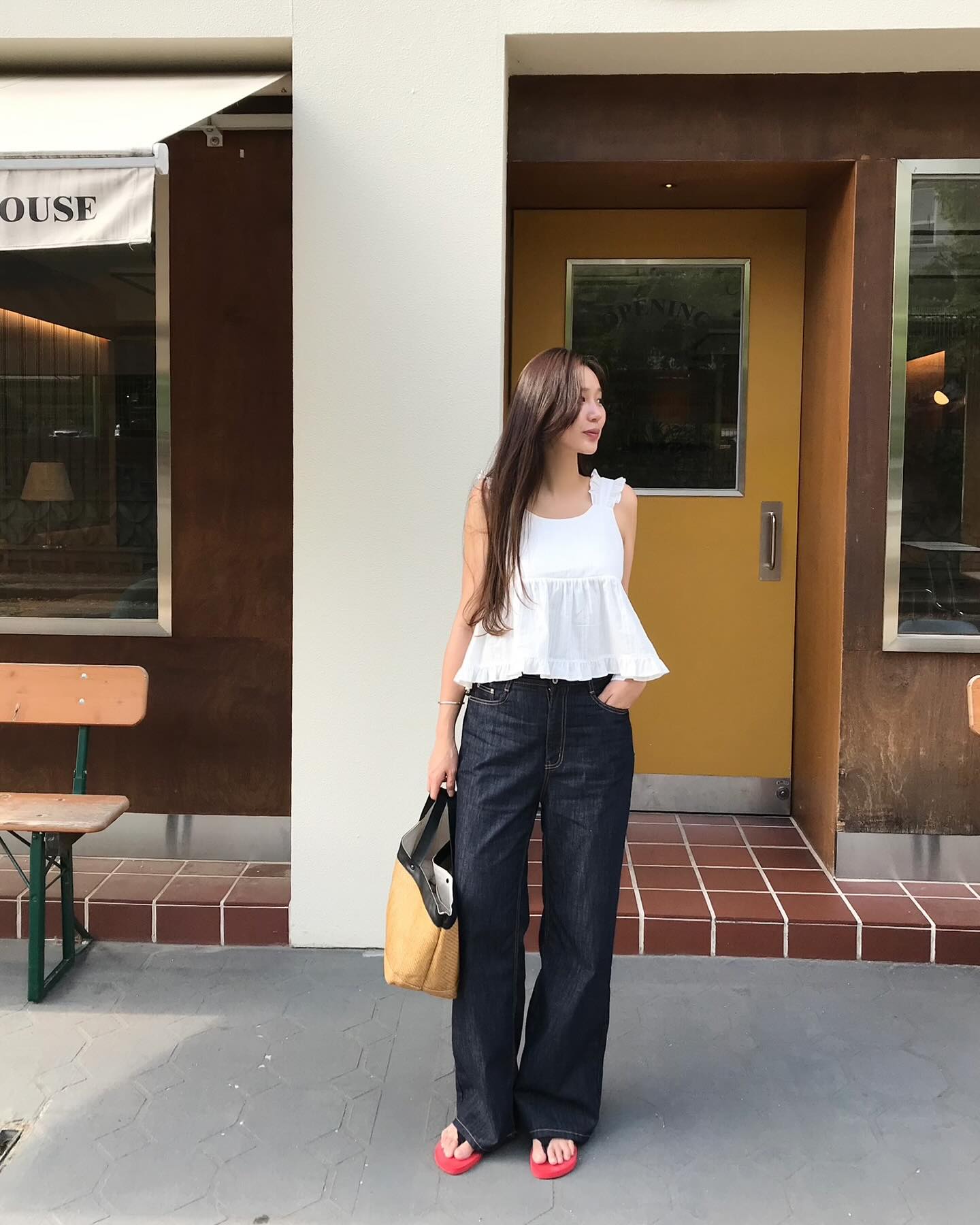 4 Cách phối quần ống rộng hoàn hảo cho chuyến du lịch thêm phong cách năm 2026 - Ảnh 10.