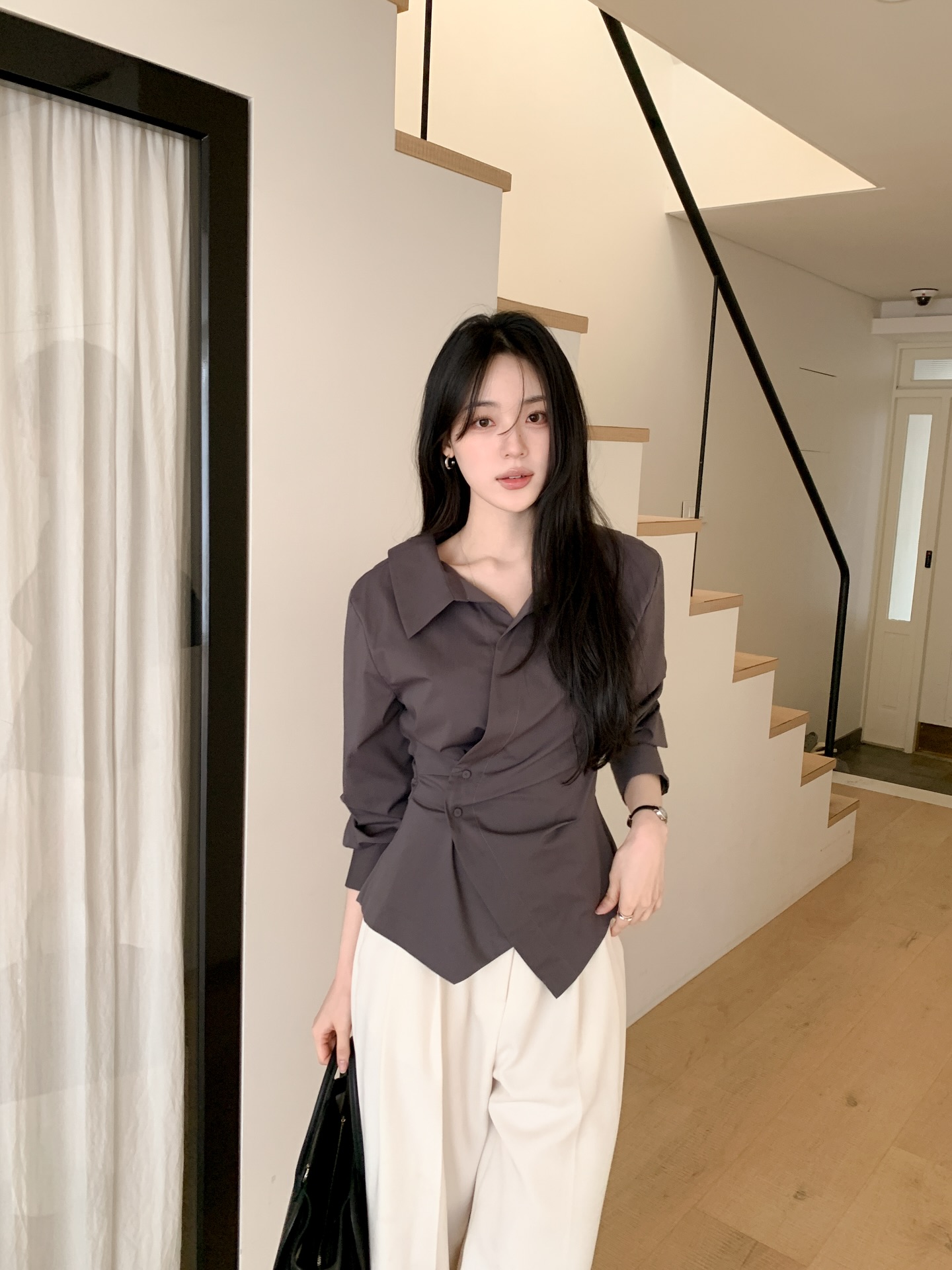 5 Mẫu &aacute;o blouse t&ocirc;n d&aacute;ng tuyệt đẹp cho m&ugrave;a h&egrave; 2026 , gi&uacute;p bạn cao r&aacute;o v&agrave; thon thả - Ảnh 6.