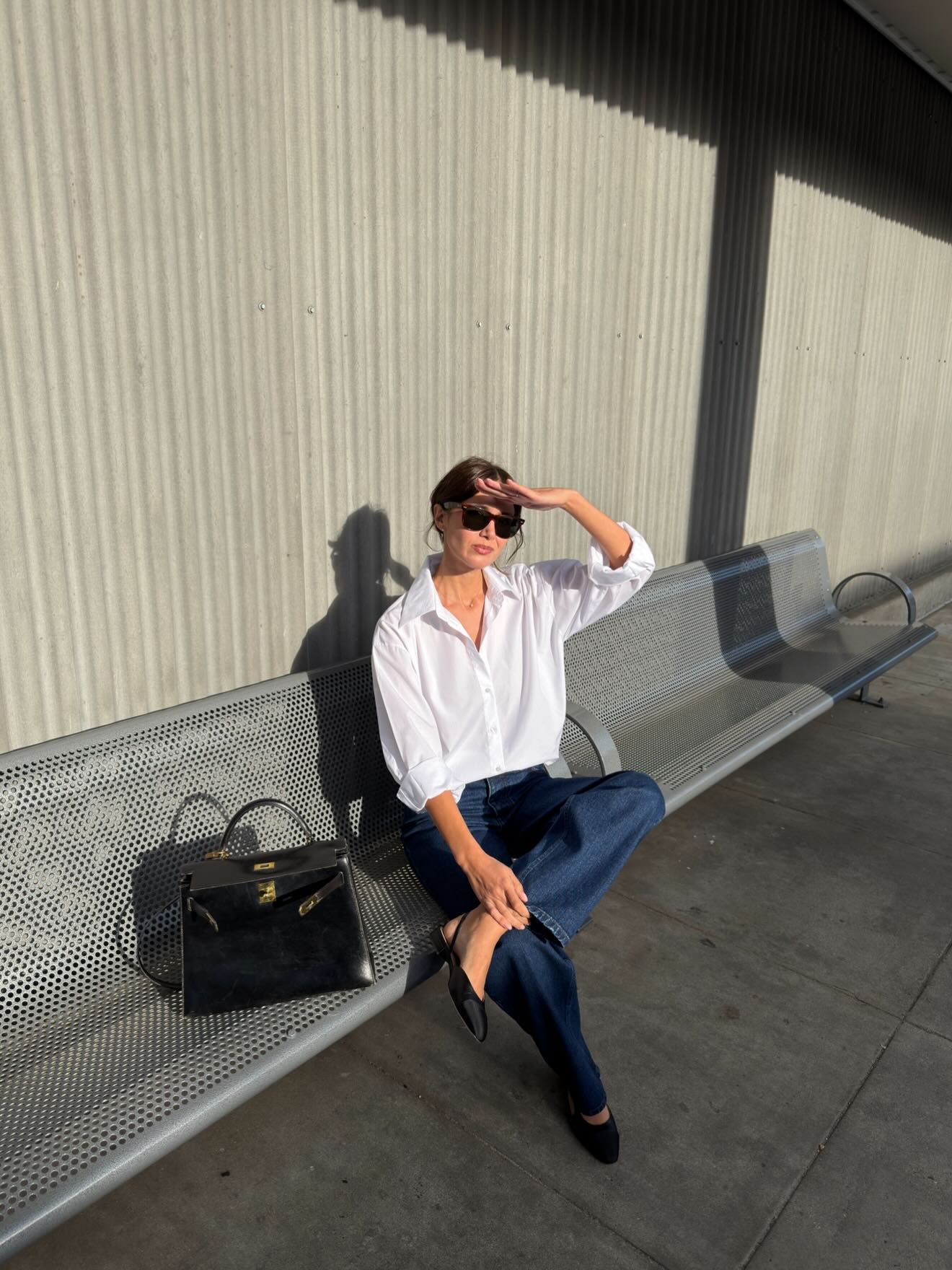 5 C&aacute;ch mặc quần jeans m&ugrave;a h&egrave; của phụ nữ Ph&aacute;p trẻ trung v&agrave; thanh lịch - Ảnh 9.