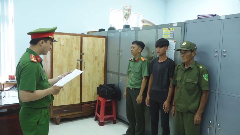 C&agrave; Mau: Con trai đ&aacute;nh chết cha ruột trong cơn say g&acirc;y chấn động x&atilde; hội - Ảnh 1.