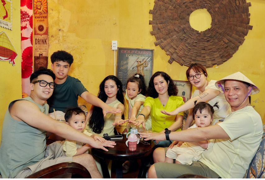 Ch&acirc;n dung NSƯT U60 c&oacute; 4 con, được chồng cưng chiều như &ldquo;trứng mỏng&rdquo;: H&ocirc;n nh&acirc;n gần 30 năm vẫn ngọt ng&agrave;o - Ảnh 6.