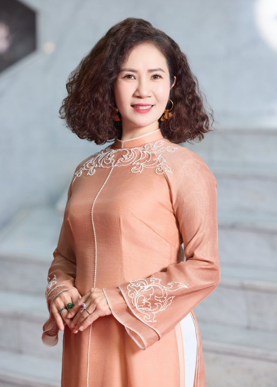 Ch&acirc;n dung NSƯT U60 c&oacute; 4 con, được chồng cưng chiều như &ldquo;trứng mỏng&rdquo;: H&ocirc;n nh&acirc;n gần 30 năm vẫn ngọt ng&agrave;o - Ảnh 3.