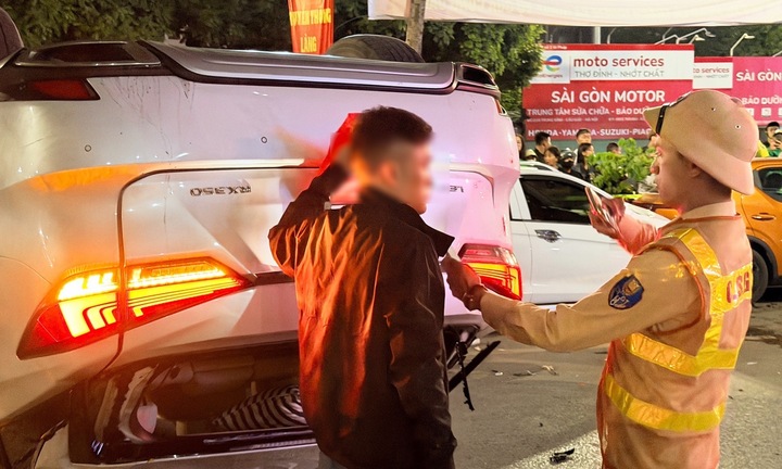 Khởi tố t&agrave;i xế Lexus t&ocirc;ng li&ecirc;n ho&agrave;n 6 xe tr&ecirc;n phố H&agrave; Nội g&acirc;y chấn động - Ảnh 2.