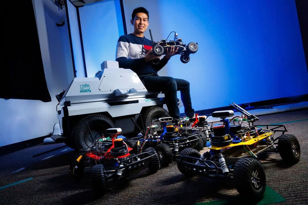 Gặp gỡ hai nh&agrave; khoa học vinh danh SIU Prize Computer Science 2024 tại Việt Nam - Ảnh 3.