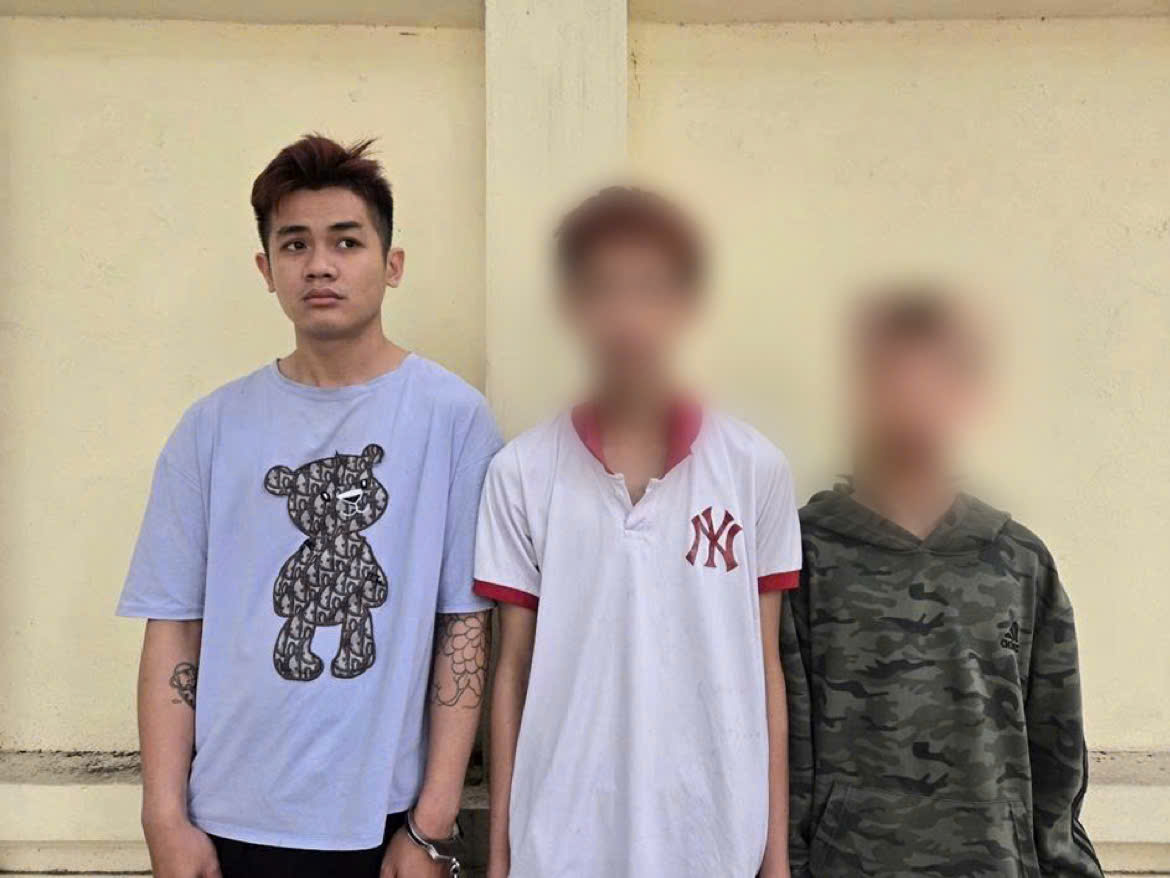 Bắt giữ nh&oacute;m cướp t&uacute;i x&aacute;ch cụ b&agrave; 96 tuổi tại H&agrave; Nội , Nhỏ nhất chỉ 13 tuổi - Ảnh 1.