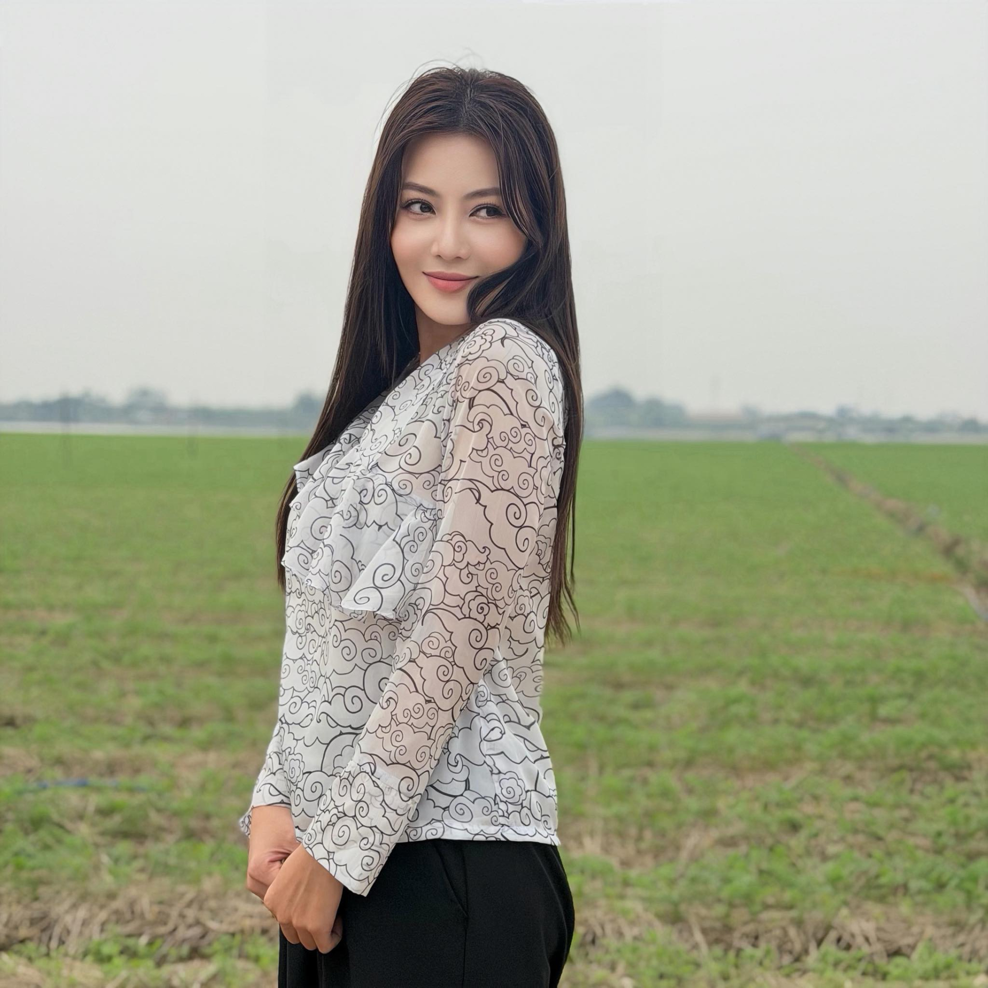 Thanh Hương: Mẹ đơn th&acirc;n quyến rũ v&agrave; gi&aacute;m đốc truyền th&ocirc;ng Th&agrave;nh c&ocirc;ng năm 2026 - Ảnh 2.