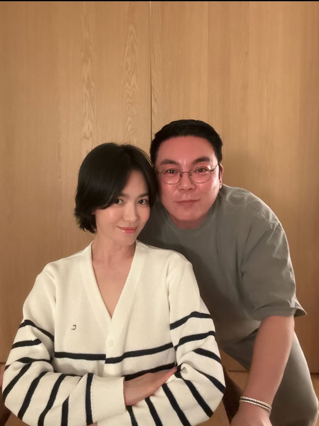 Song Hye Kyo th&acirc;n mật b&ecirc;n Raymond Chae giữa ồn &agrave;o ly h&ocirc;n với Song Joong Ki - Ảnh 3.