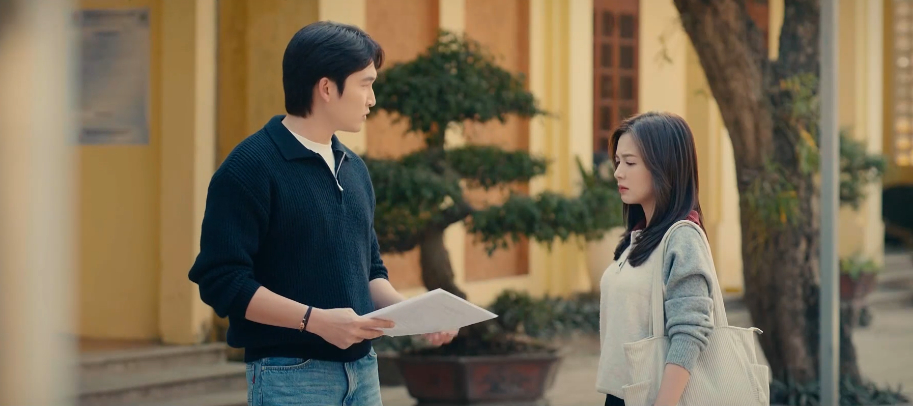 Diễn xuất của Đ&igrave;nh T&uacute; v&agrave; Ngọc Huyền: Hậu trường phim Ngược Đường Ngược Nắng g&acirc;y tranh c&atilde;i - Ảnh 3.