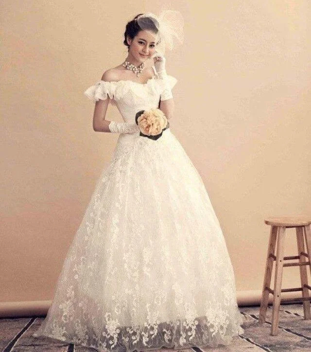 Địch Lệ Nhiệt Ba: Mỹ nh&acirc;n mặc v&aacute;y cưới đẹp nhất showbiz 2026 - Ảnh 2.