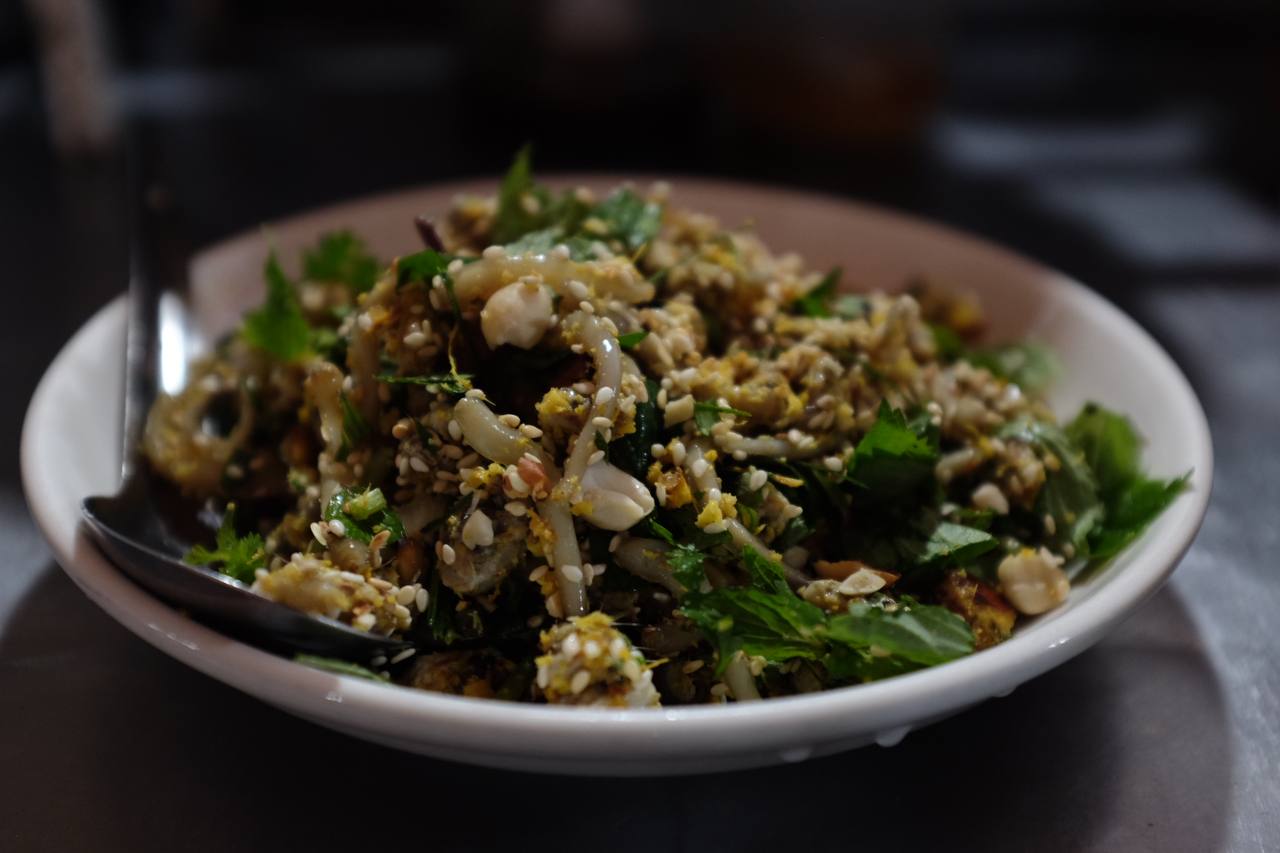 Bánh trứng kiến và giá bể Hải Phòng: Cuộc chiến ẩm thực gây dị ứng 2026 - Ảnh 7.