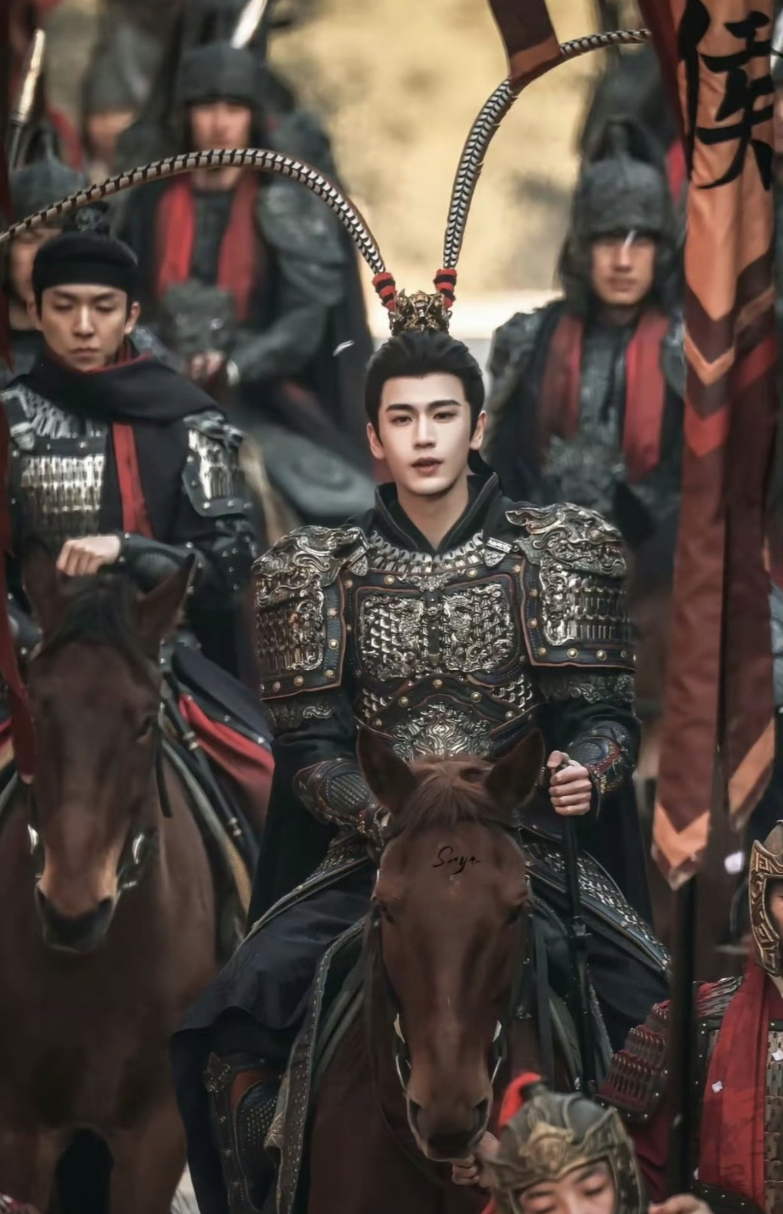 Trương Lăng H&aacute;ch v&agrave; những h&igrave;nh ảnh hậu trường g&acirc;y tranh c&atilde;i trong Quy Loan 2026 - Ảnh 1.