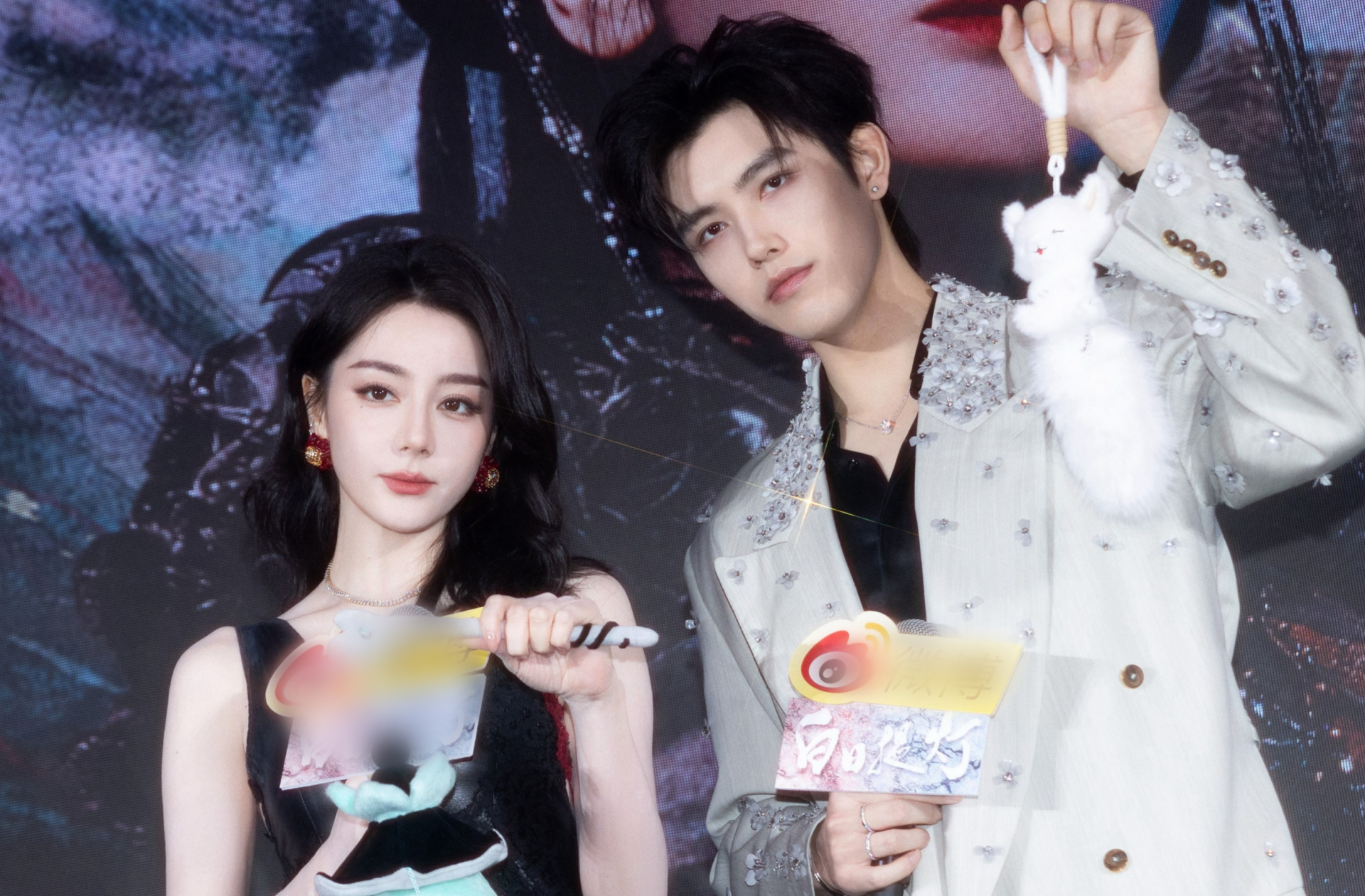 Bộ ảnh cưới g&acirc;y sốc của Địch Lệ Nhiệt Ba v&agrave; Trần Phi Vũ trong Bạch Nhật Đề Đăng - Ảnh 7.