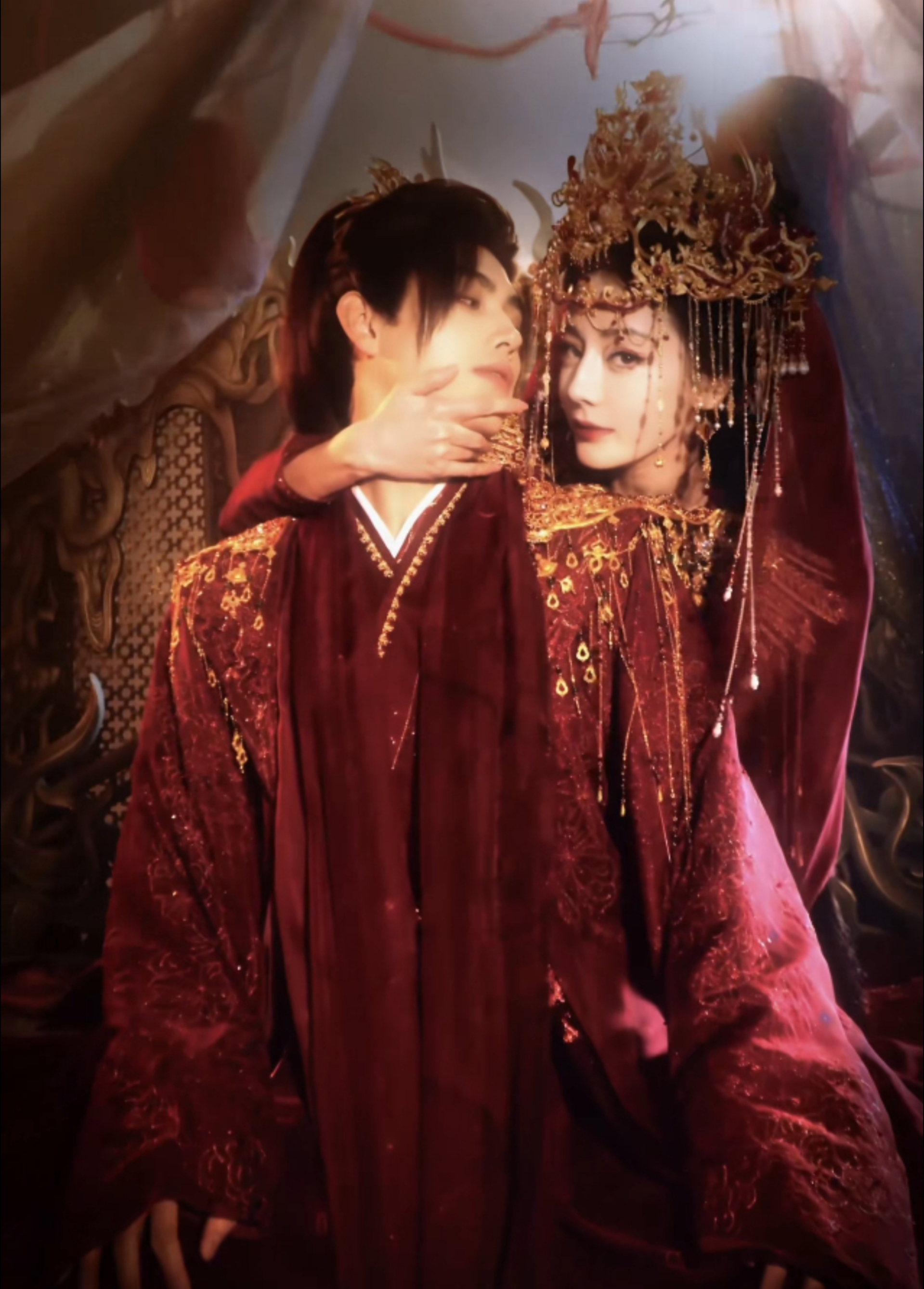 Bộ ảnh cưới g&acirc;y sốc của Địch Lệ Nhiệt Ba v&agrave; Trần Phi Vũ trong Bạch Nhật Đề Đăng - Ảnh 3.