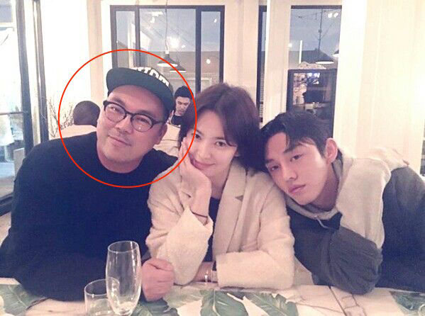 Song Hye Kyo th&acirc;n mật b&ecirc;n Raymond Chae giữa ồn &agrave;o ly h&ocirc;n với Song Joong Ki - Ảnh 4.