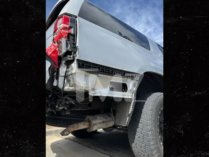 Tori Spelling v&agrave; c&aacute;c con gặp tai nạn &ocirc; t&ocirc; kinh ho&agrave;ng: Cập nhật t&igrave;nh h&igrave;nh sức khỏe - Ảnh 1.