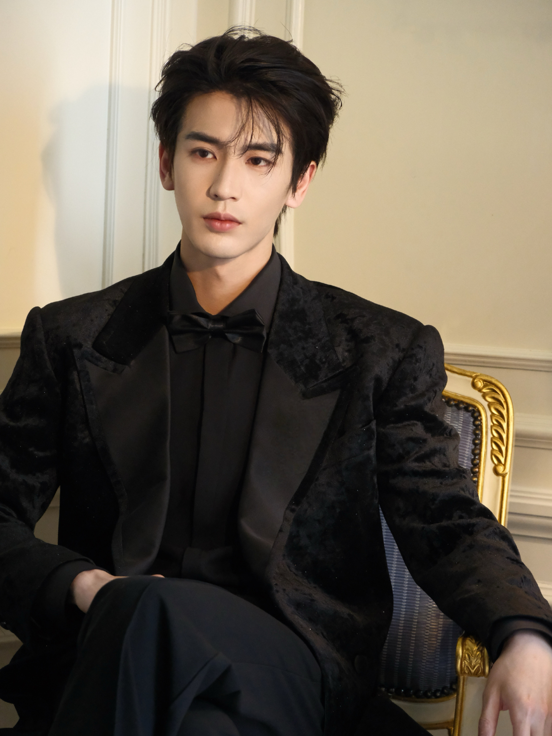 Trương Lăng H&aacute;ch: Nghệ sĩ thần tượng g&acirc;y tranh c&atilde;i v&agrave; những th&oacute;i xấu bị phanh phui - Ảnh 2.