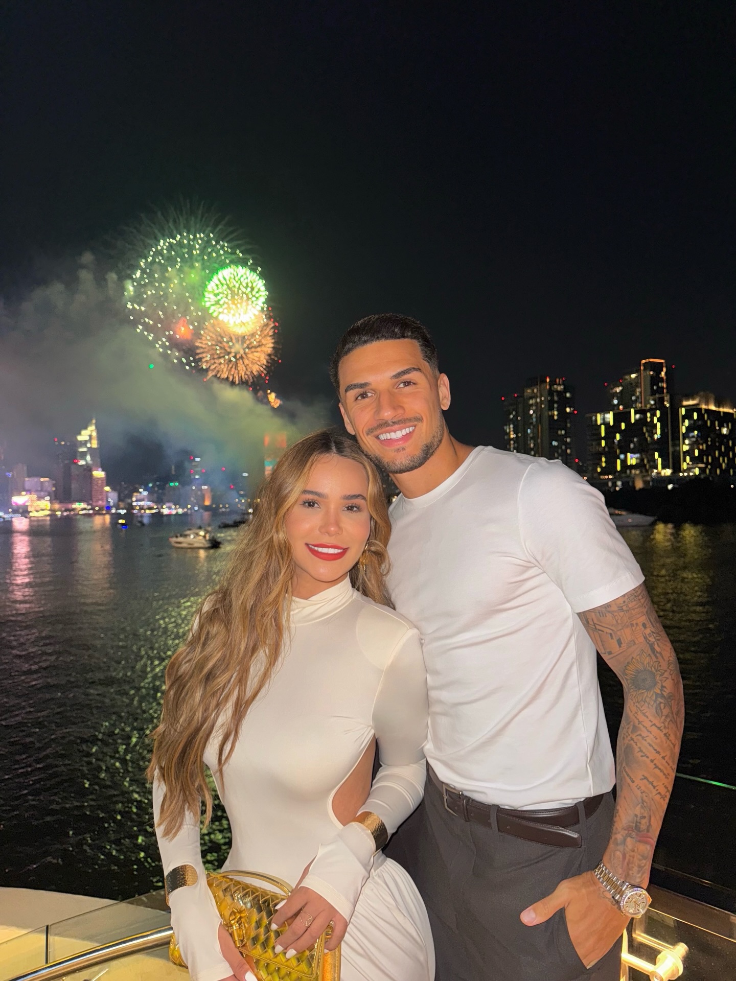 Sắc vóc quyến rũ của vợ Đỗ Hoàng Hên: Lais Machado tỏa sáng bên chồng - Ảnh 1. Sắc vóc quyến rũ của vợ Đỗ Hoàng Hên: Lais Machado tỏa sáng bên chồng - Ảnh 1.