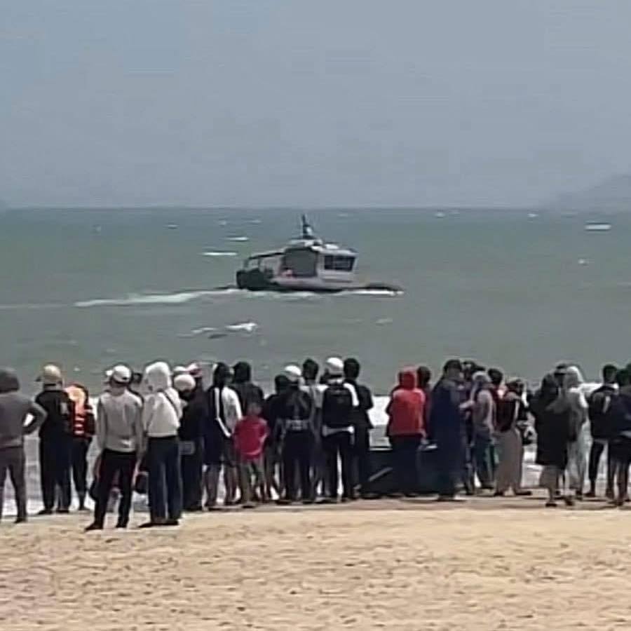 T&igrave;m kiếm nam sinh lớp 12 mất t&iacute;ch khi tắm biển Quy Nhơn: Gia đ&igrave;nh đau l&ograve;ng chờ tin - Ảnh 1.