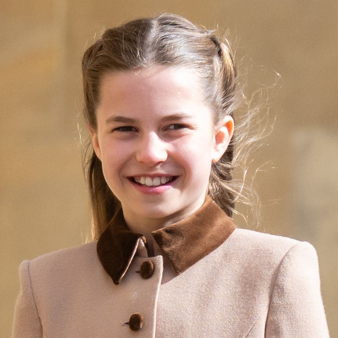 Khoảnh khắc đ&aacute;ng nhớ của Tiểu c&ocirc;ng ch&uacute;a Charlotte: Kh&iacute; chất như Nữ ho&agrave;ng qu&aacute; cố - Ảnh 1.