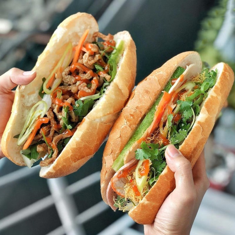 B&aacute;nh m&igrave; Việt Nam: M&oacute;n ăn đường phố ngon nhất thế giới chỉ từ 15 . 000 Đồng - Ảnh 1.