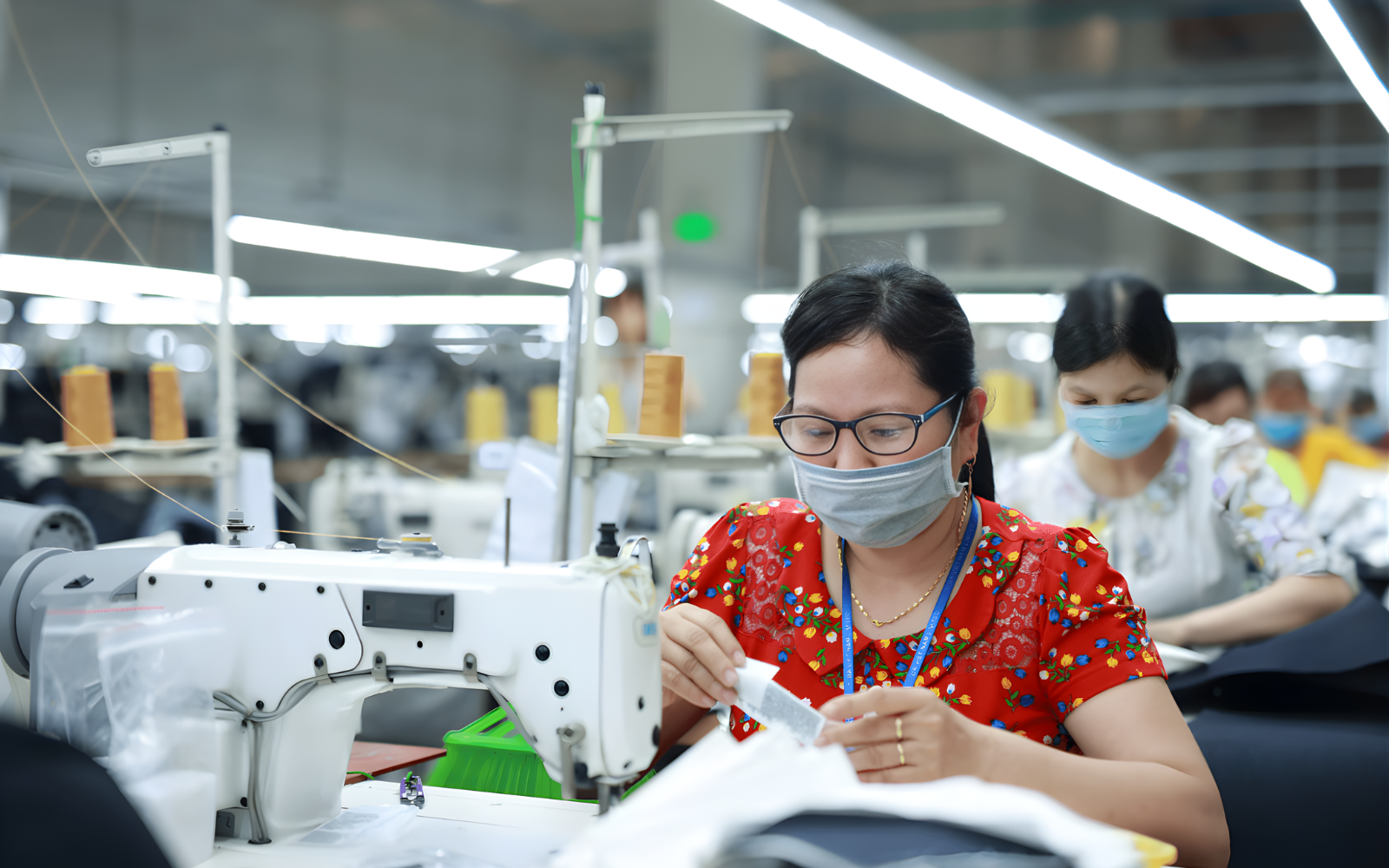 Đóng BHXH 20 năm, lương hưu chỉ 3-4 triệu: Đây là sai lầm hàng triệu phụ nữ Việt đang mắc phải - Ảnh 1.