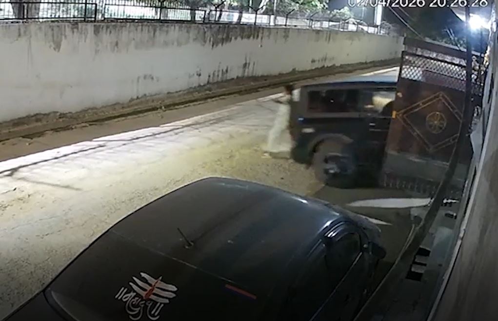 B&agrave; cụ tử vong thương t&acirc;m trong tai nạn đỗ xe khi hướng dẫn ch&aacute;u trai - Ảnh 1.