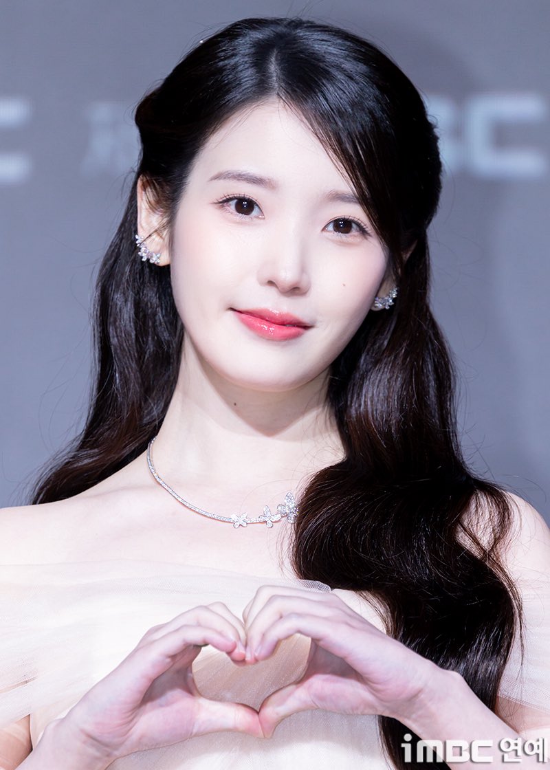 Cặp đ&ocirc;i ho&agrave;n hảo trong phim Perfect Crown khiến kh&aacute;n giả đứng ngồi kh&ocirc;ng y&ecirc;n năm 2026 - Ảnh 4.