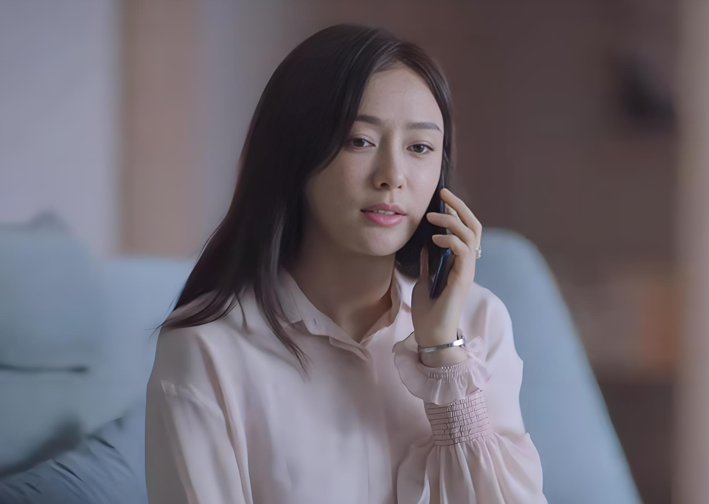 Bố mẹ chồng ngh&egrave;o, thu nhập từ vườn rau m&agrave; bỗng dưng đi du lịch li&ecirc;n tục, khi t&igrave;nh cờ biết sự thật, tim t&ocirc;i chết lặng - Ảnh 1.