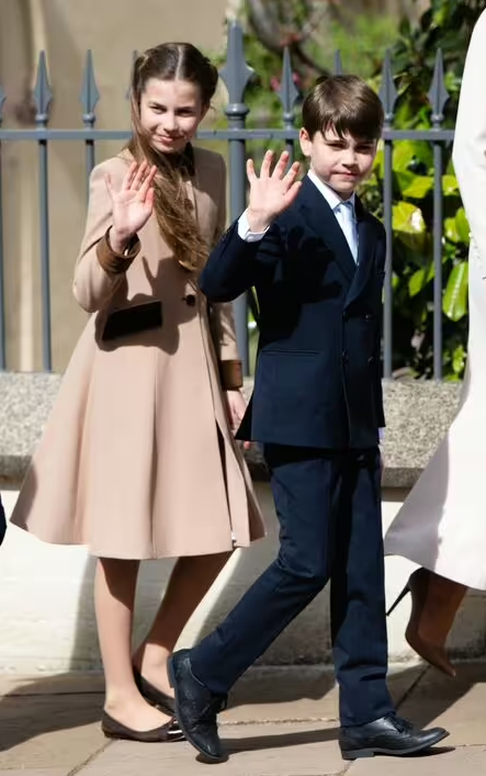 Khoảnh khắc đ&aacute;ng nhớ của Tiểu c&ocirc;ng ch&uacute;a Charlotte: Kh&iacute; chất như Nữ ho&agrave;ng qu&aacute; cố - Ảnh 3.