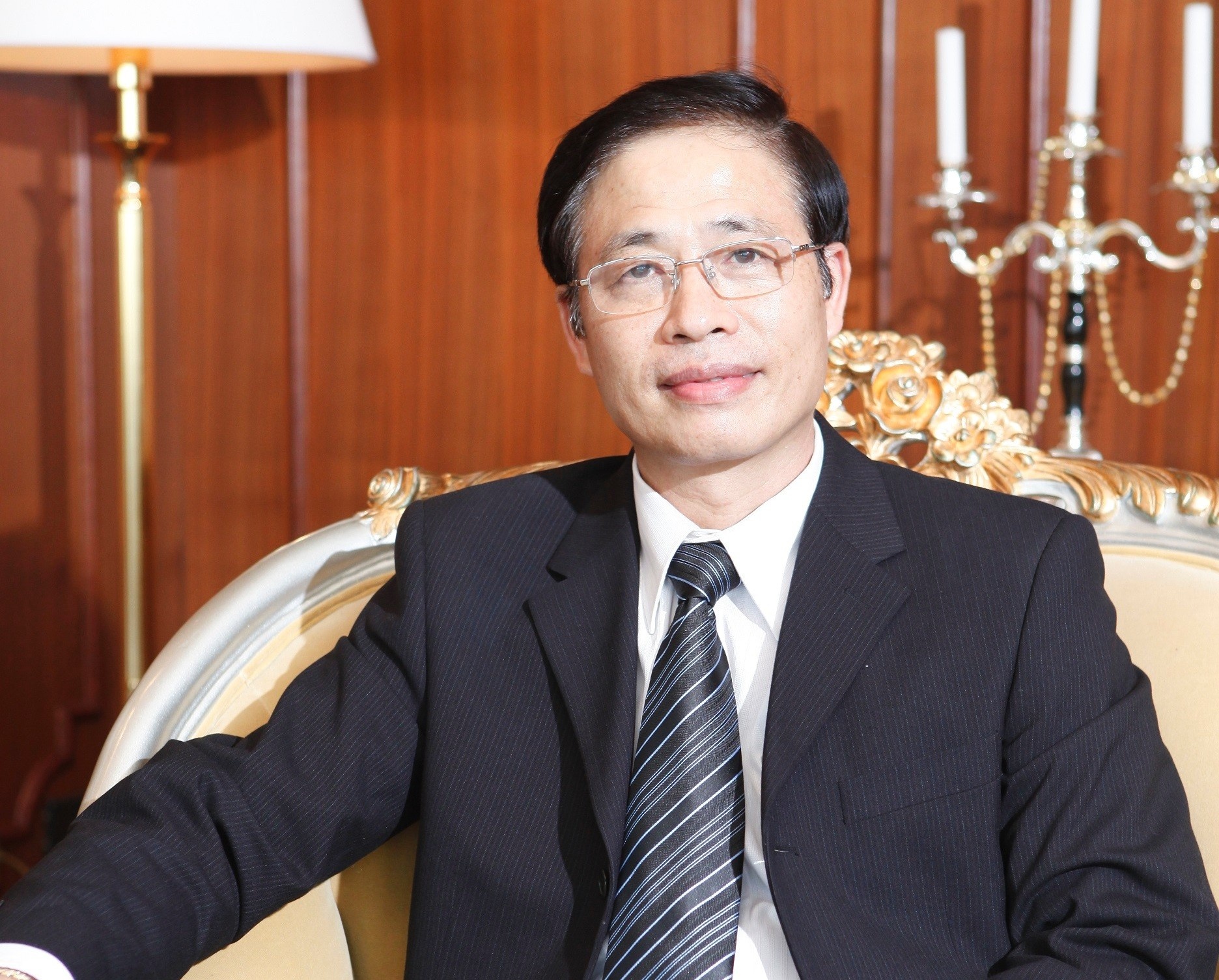 Phát ngôn gây tranh cãi của ông chủ Bảo Tín Minh Châu sau sự thay đổi lớn năm 2024 - Ảnh 1. Phát ngôn gây tranh cãi của ông chủ Bảo Tín Minh Châu sau sự thay đổi lớn năm 2024 - Ảnh 1.