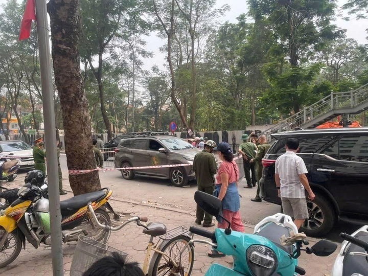 T&agrave;i xế &ocirc; t&ocirc; bị tấn c&ocirc;ng bằng dao ở H&agrave; Nội: Điều tra vụ việc nghi&ecirc;m trọng - Ảnh 1.