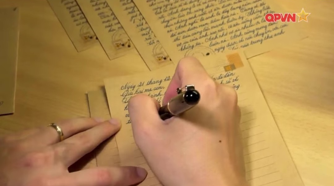 Thượng &uacute;y Nguyễn Mai Nguy&ecirc;n v&agrave; n&eacute;t chữ đẹp: Sự kết hợp ho&agrave;n hảo giữa qu&acirc;n nh&acirc;n v&agrave; nghệ thuật - Ảnh 3.