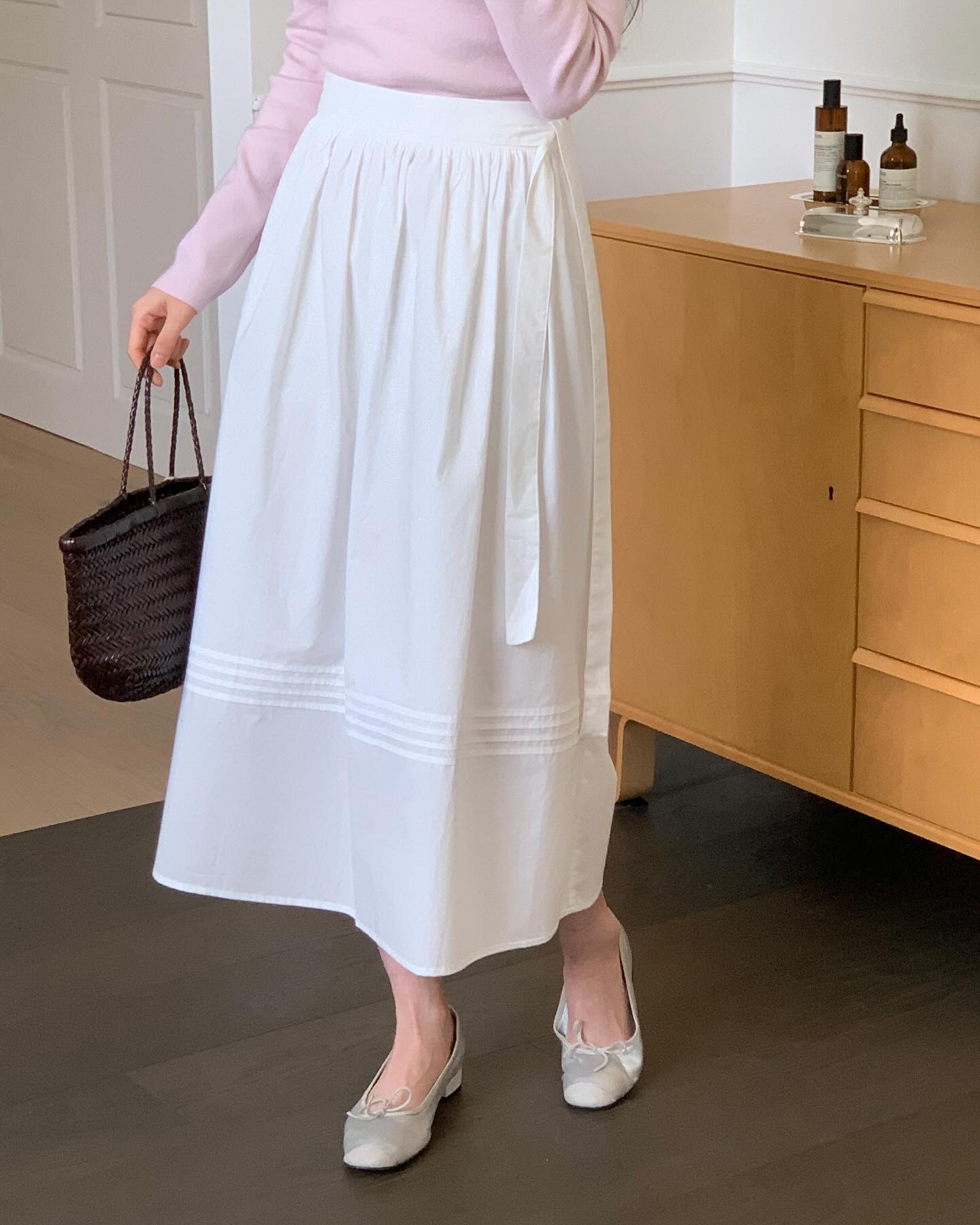 4 Mẫu giày mùa hè đa năng cho dạo phố và du lịch năm 2026 - Ảnh 5. 4 Mẫu giày mùa hè đa năng cho dạo phố và du lịch năm 2026 - Ảnh 5.