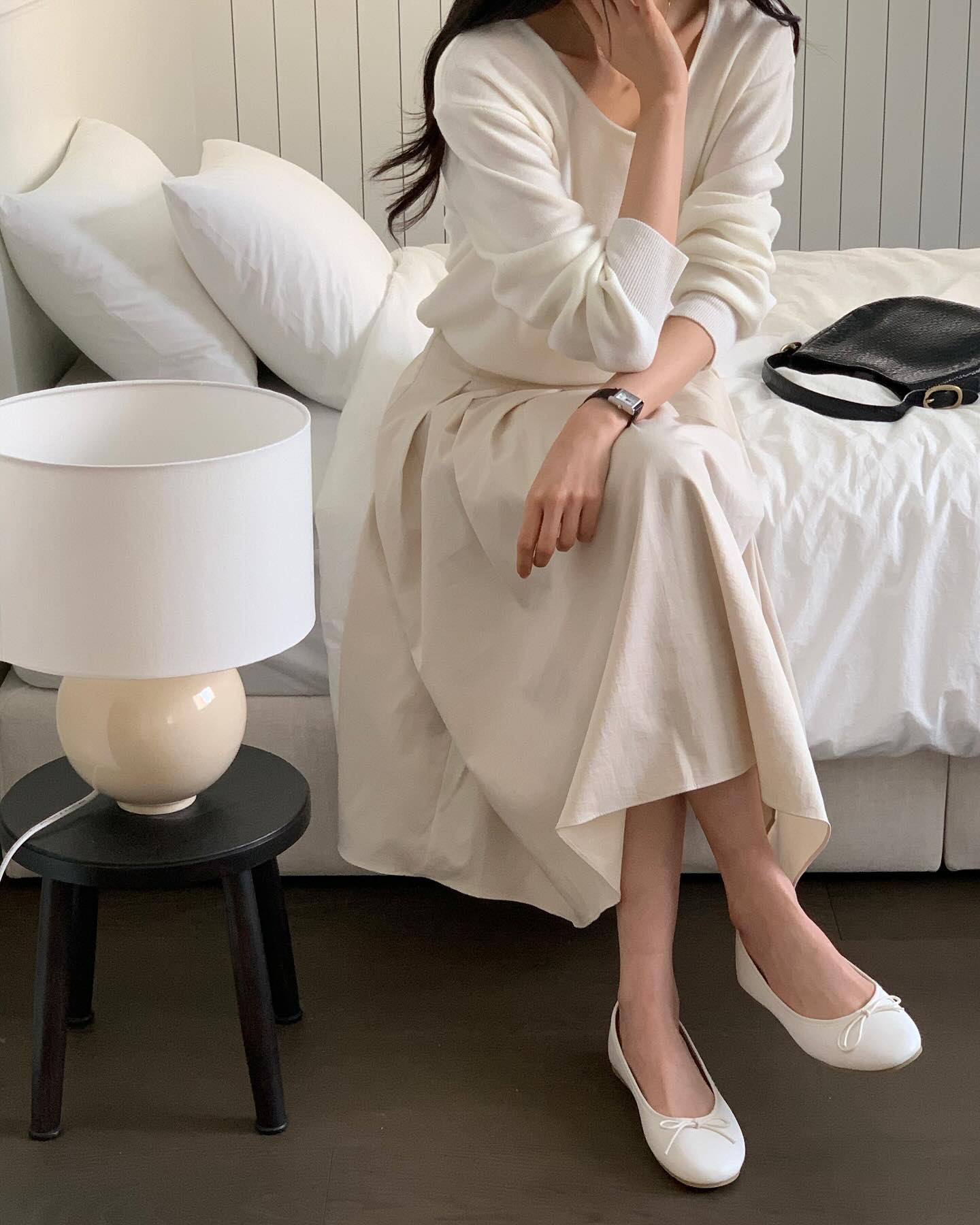 4 Mẫu giày mùa hè đa năng cho dạo phố và du lịch năm 2026 - Ảnh 6. 4 Mẫu giày mùa hè đa năng cho dạo phố và du lịch năm 2026 - Ảnh 6.