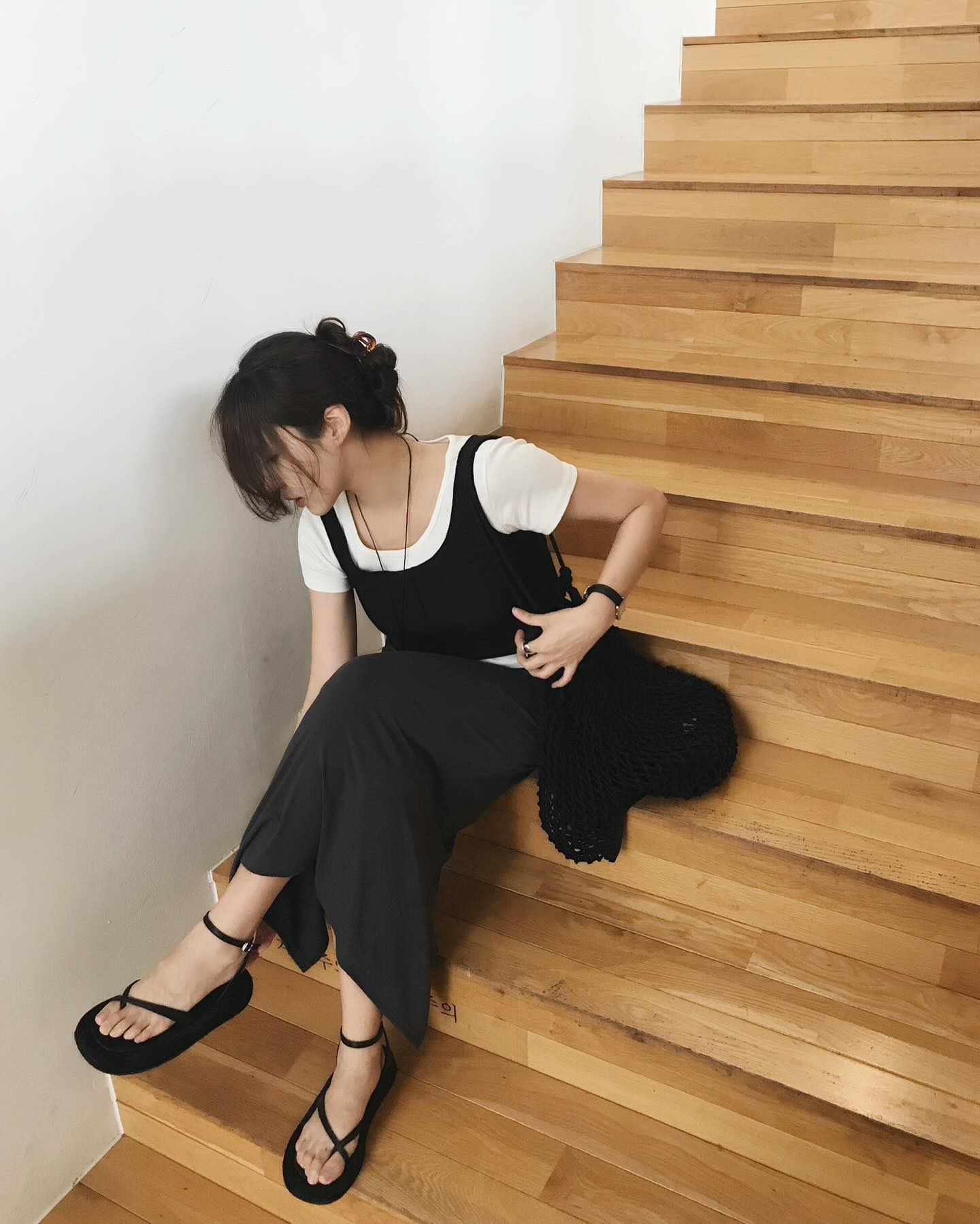 4 Mẫu giày mùa hè đa năng cho dạo phố và du lịch năm 2026 - Ảnh 8. 4 Mẫu giày mùa hè đa năng cho dạo phố và du lịch năm 2026 - Ảnh 8.