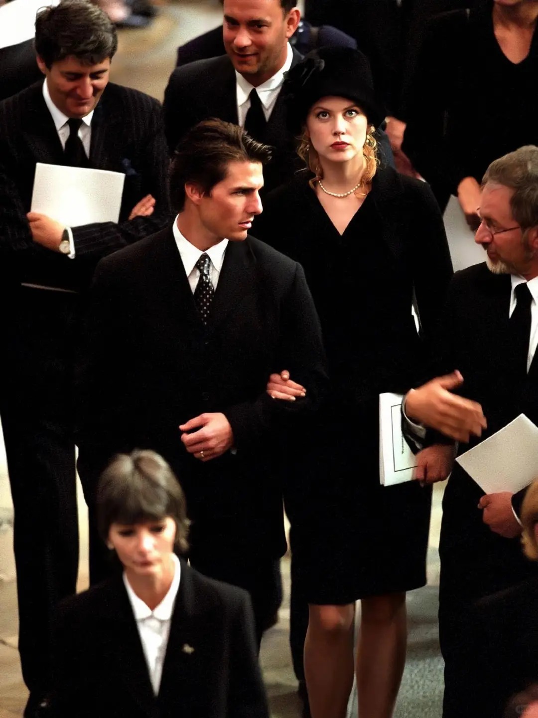 Từ tiếng s&eacute;t &aacute;i t&igrave;nh đến tờ đơn ly h&ocirc;n lạnh lẽo: B&iacute; ẩn sau cuộc chia tay của cặp vợ chồng biểu tượng nhan sắc thập ni&ecirc;n 90 - Ảnh 2.