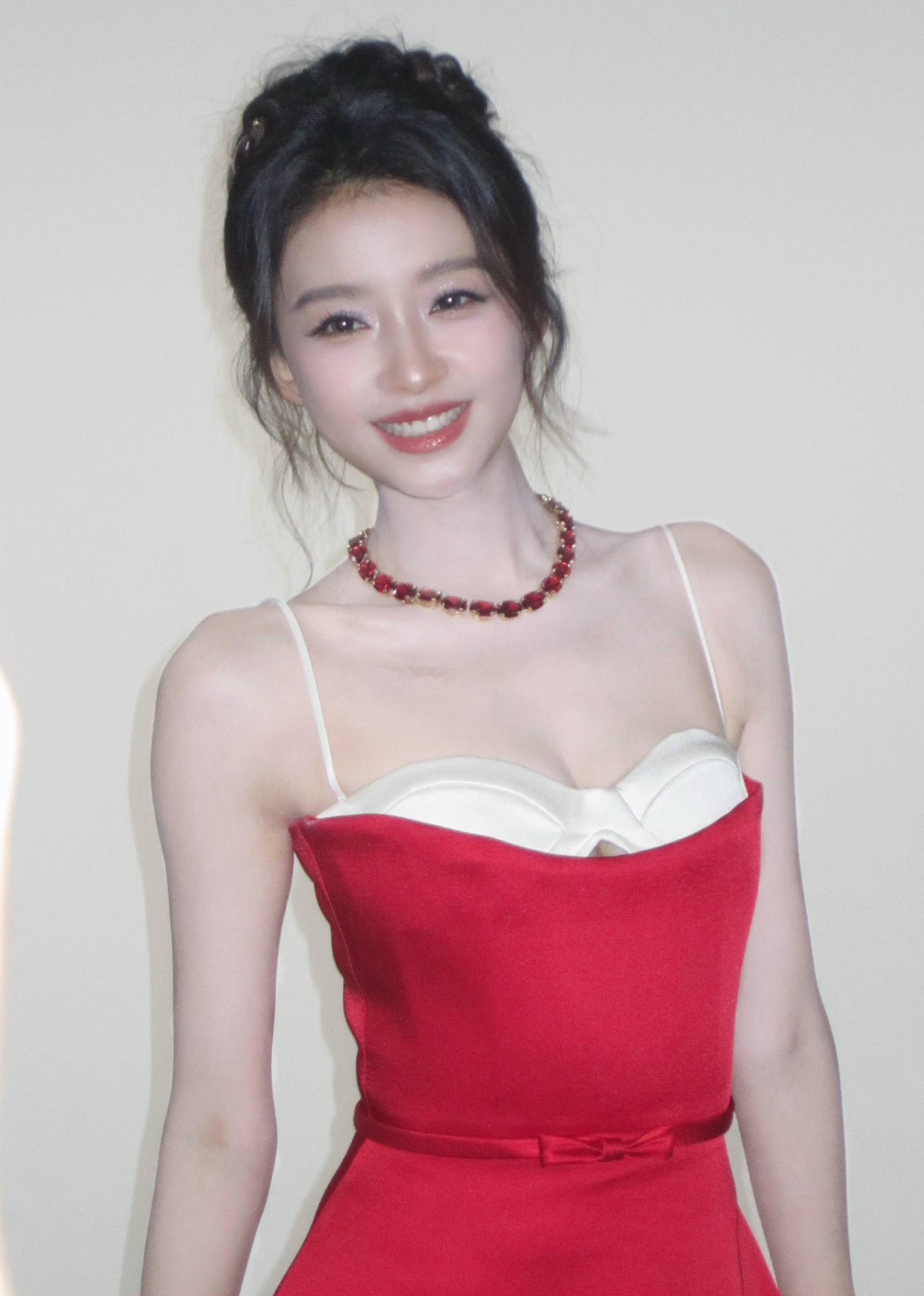 T&ocirc;n Di: Mỹ nh&acirc;n đẹp nhất Tỷ Tỷ 2026 v&agrave; cuộc sống đầy biến động t&igrave;nh cảm - Ảnh 5.